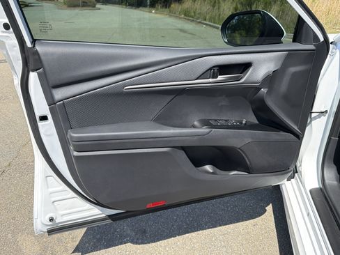 Used 2025 Toyota Camry SE FWD image 10