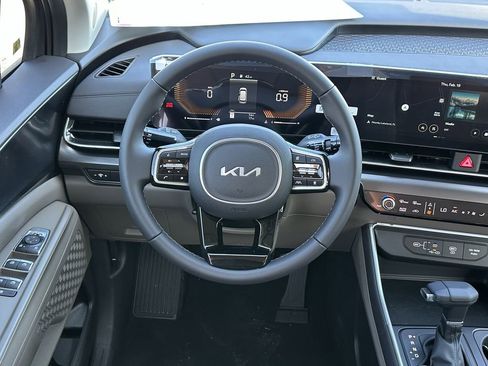 New 2026 Kia Carnival image 13