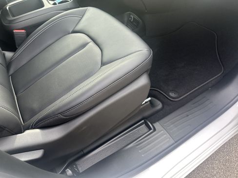 New 2026 Chrysler Pacifica Select FWD image 26