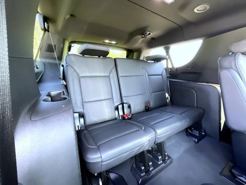 Used 2025 GMC Yukon XL Denali AWD/4WD image 19