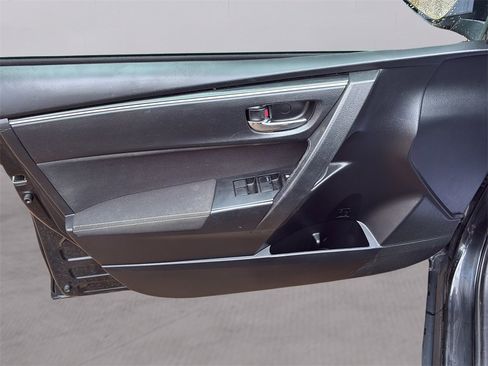 Used 2019 Toyota Corolla LE image 20