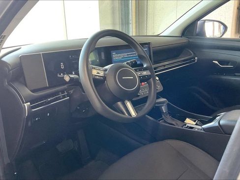 Used 2025 Hyundai Tucson SE FWD image 4