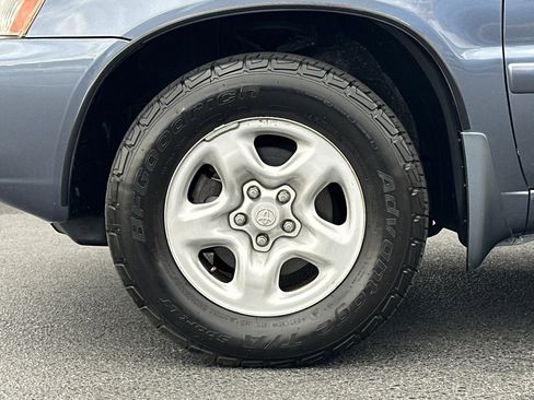 Used 2003 Toyota Highlander Base image 12