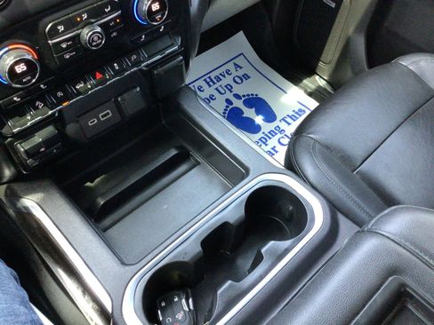 Used 2021 Chevrolet Silverado 1500 LT Trail Boss w/ Convenience Package II image 18