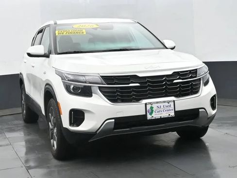 Used 2026 Kia Seltos LX AWD/4WD image 3
