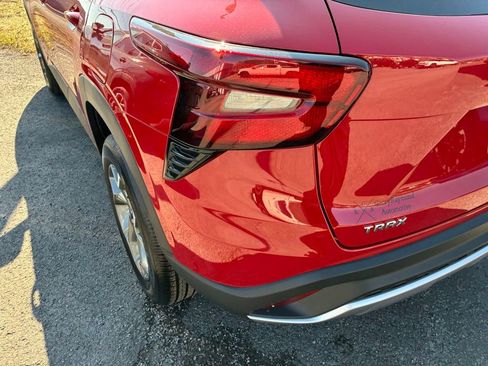 New 2026 Chevrolet Trax LT w/ LT Convenience Package image 9