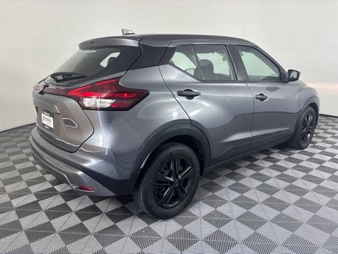 Used 2021 Nissan Kicks S FWD image 32