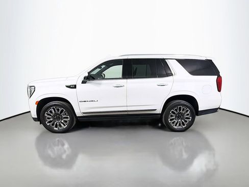 Used 2024 GMC Yukon Denali Ultimate AWD/4WD image 9