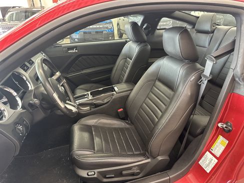 Used 2011 Ford Mustang Premium w/ 202A Rapid Spec Order Code image 5