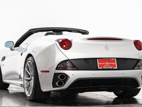Used 2013 Ferrari California image 7