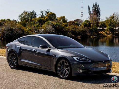Used 2020 Tesla Model S Performance image 1