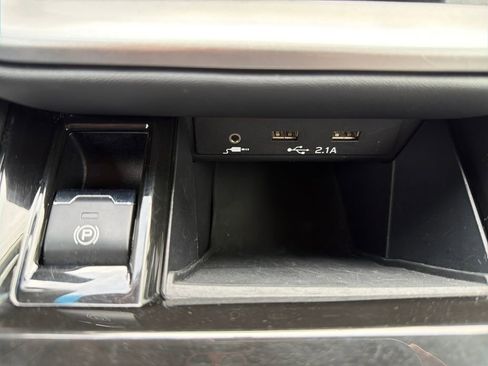 Used 2020 Subaru Outback Limited image 46