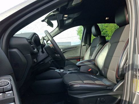 Used 2023 Ford Escape ST-Line w/ Tech Pack #1 AWD/4WD image 13