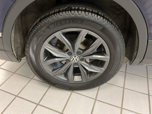 Used 2023 Volkswagen Tiguan SE image 7