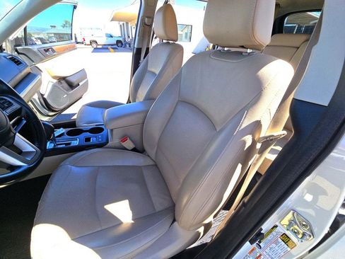 Used 2016 Subaru Outback 2.5i Limited AWD/4WD image 9