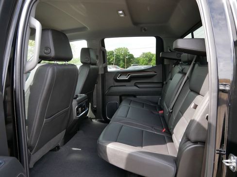 Used 2023 GMC Sierra 1500 SLT w/ SLT Premium Plus Package AWD/4WD image 16