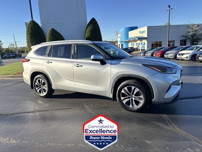 Used 2021 Toyota Highlander XLE