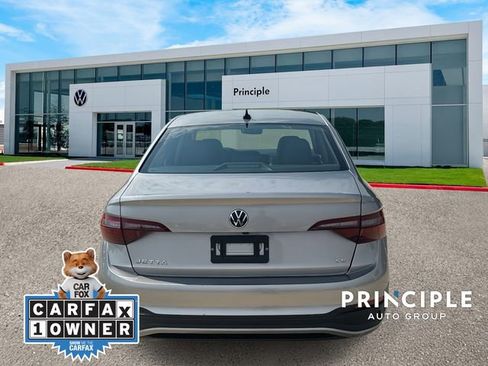 Used 2024 Volkswagen Jetta SE image 7