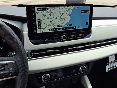 New 2025 Mitsubishi Outlander SE image 13