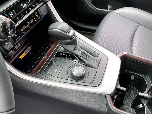 Used 2025 Toyota RAV4 Limited w/ Advanced Technology Package image 15