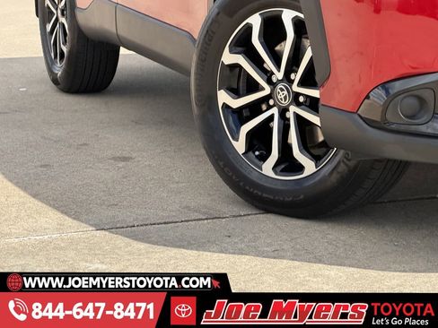 Used 2025 Toyota Corolla Cross AWD Hybrid image 12