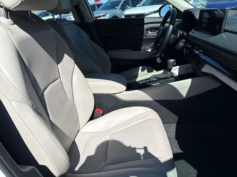 Used 2023 Honda Accord EX-L image 16