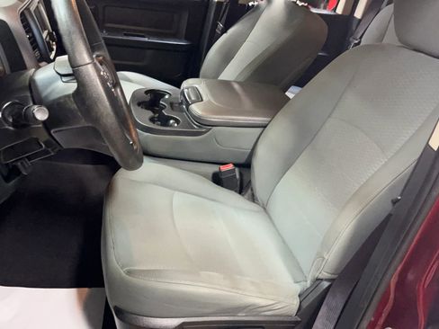 Used 2017 RAM 1500 Express AWD/4WD image 4