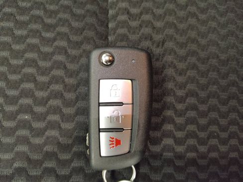 Used 2020 Nissan Rogue Sport S image 32