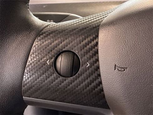 Used 2020 Tesla Model Y Long Range image 26