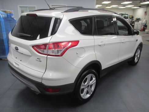 Used 2014 Ford Escape SE w/ Equipment Group 201A image 5