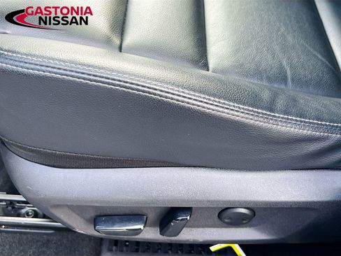 Used 2023 Nissan Rogue SL w/ SL Premium Package image 26