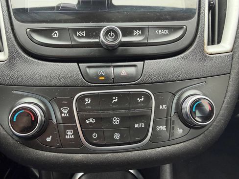 Used 2022 Chevrolet Malibu LT image 14