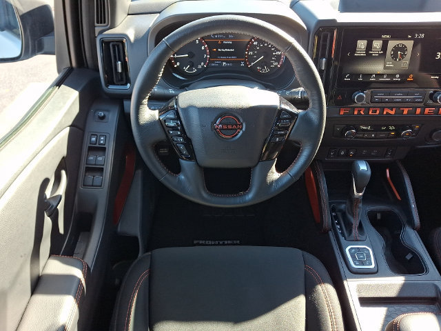 Used 2026 Nissan Frontier PRO-4X AWD/4WD image 12