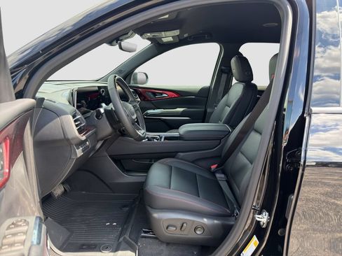 New 2026 Chevrolet Traverse Z71 w/ Enhanced Driving Package AWD/4WD image 9