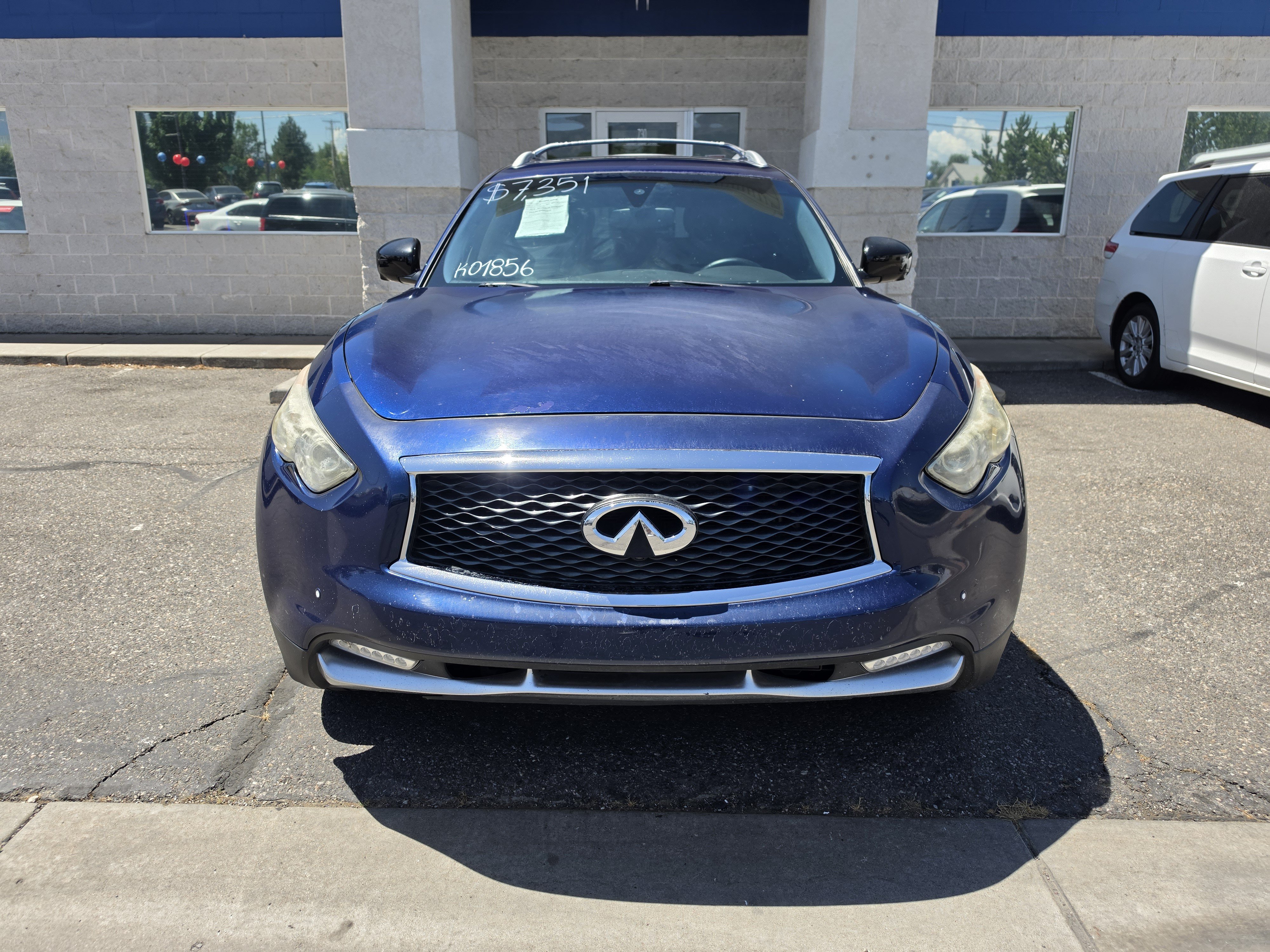 Used 2017 INFINITI QX70 AWD w/ Limited Package image 2
