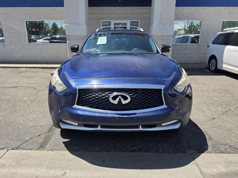 Used 2017 INFINITI QX70 AWD w/ Limited Package image 2