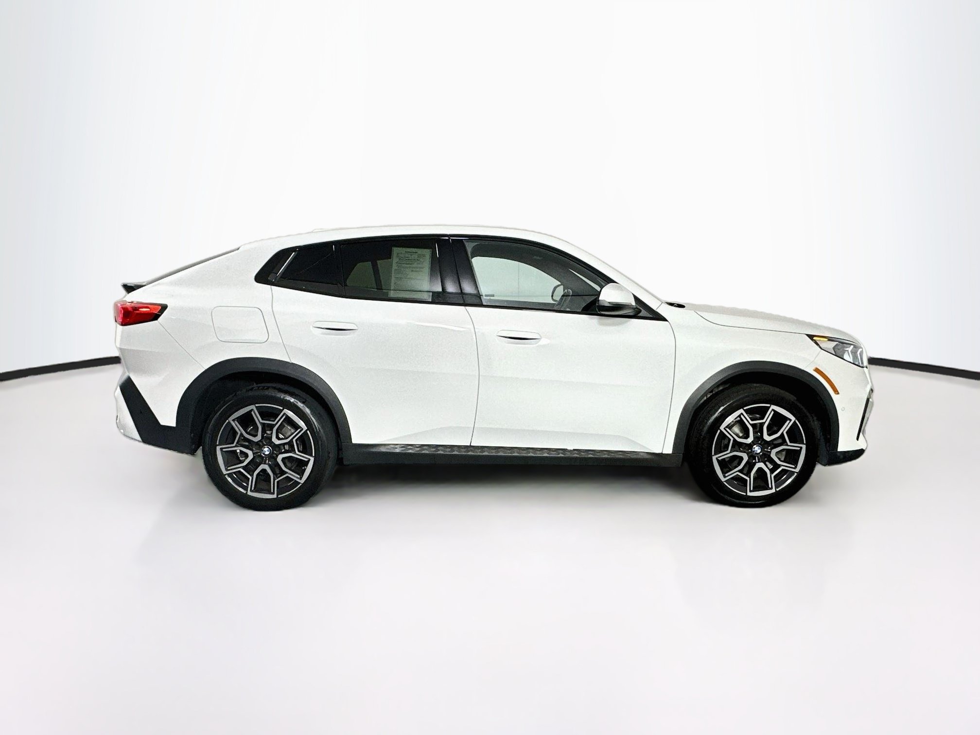 Used 2026 BMW X2 xDrive28i AWD/4WD image 10