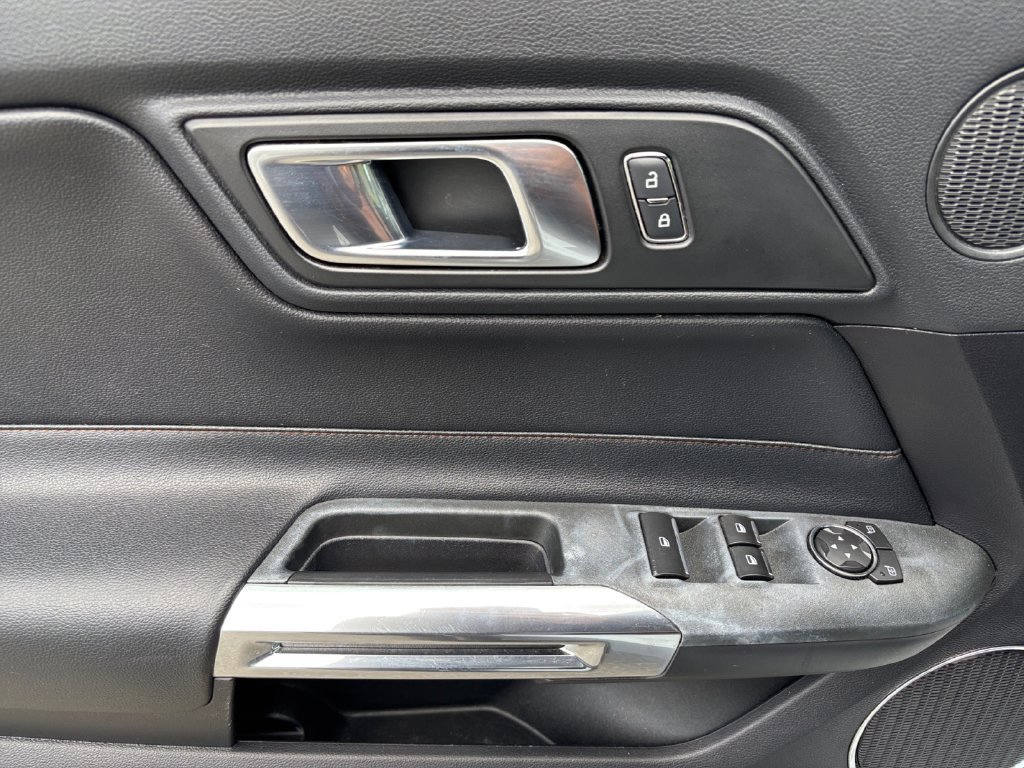 Used 2019 Ford Mustang Premium RWD image 23