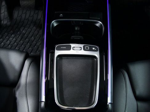 Used 2025 Mercedes-Benz GLA 250 4MATIC image 21