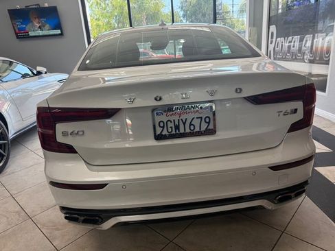 Used 2020 Volvo S60 T6 R-Design image 5