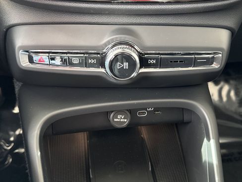 New 2026 Volvo XC40 B5 Ultra w/ Protection Package Premier image 27