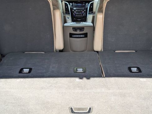 Used 2020 Cadillac Escalade Platinum AWD/4WD image 21