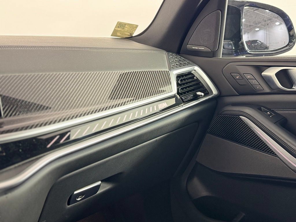 Used 2024 BMW X5 M60i AWD/4WD image 25