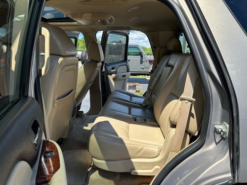 Used 2007 Chevrolet Tahoe LTZ w/ LTZ Preferred Equipment Group AWD/4WD image 25