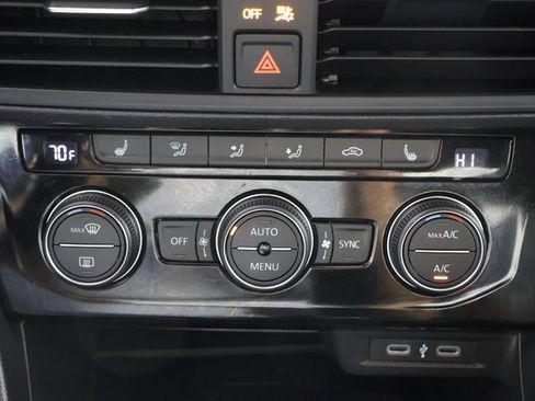 Used 2024 Volkswagen Jetta GLI 40th Anniversary Edition image 15