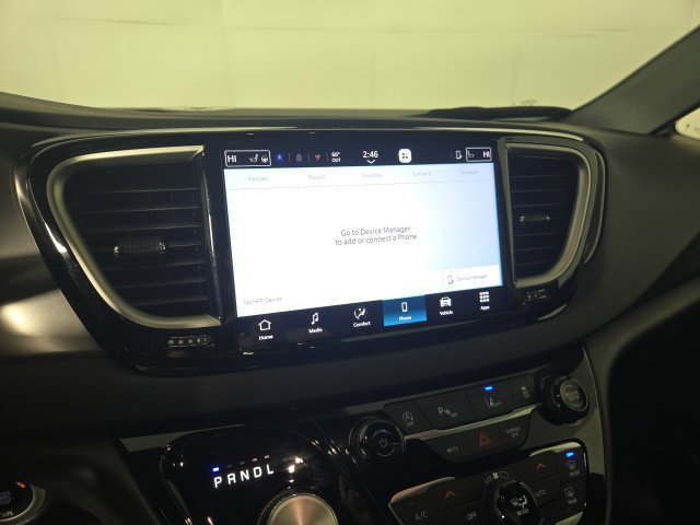 Used 2026 Chrysler Pacifica Select FWD image 15