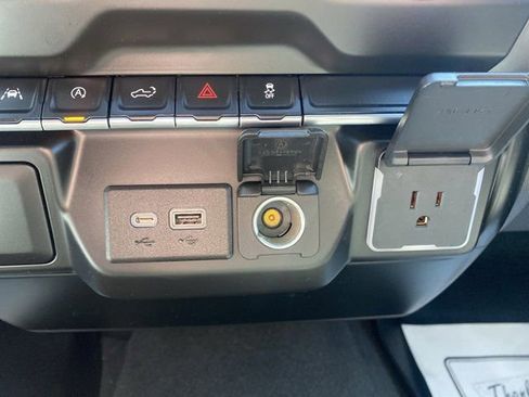 Used 2023 Chevrolet Silverado 1500 Custom AWD/4WD image 22