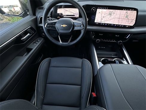 New 2026 Chevrolet Suburban Premier image 11