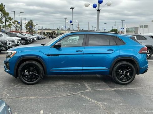 Certified 2025 Volkswagen Atlas Cross Sport SEL R-Line AWD/4WD image 6