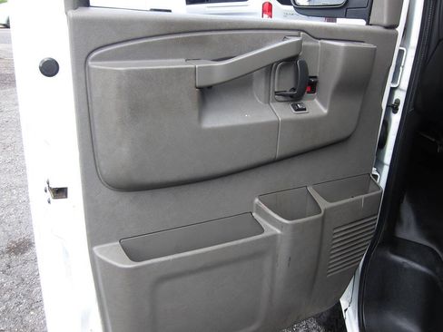 Used 2019 Chevrolet Express 3500 w/ Driver Convenience Package RWD image 6